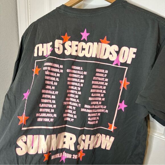 5 Seconds Of Summer 5SOS Summer Show World Tour 2023 Lips Graphic Tee Sz L Indie - Picture 4 of 5